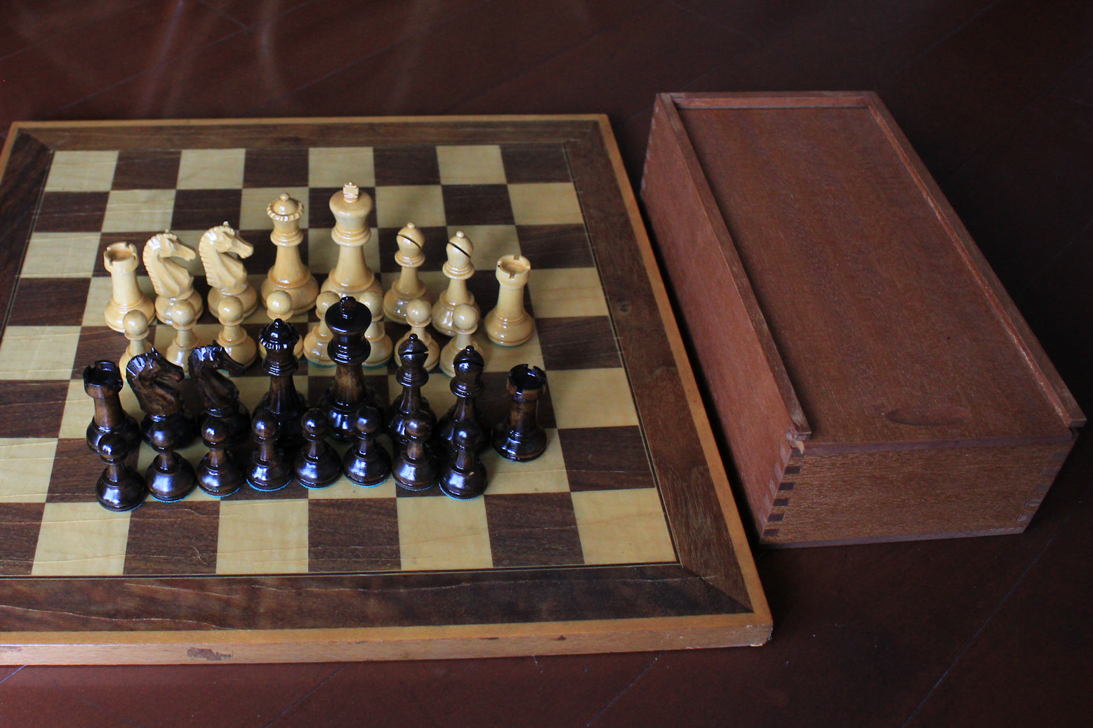 木製のチェス駒＋盤
